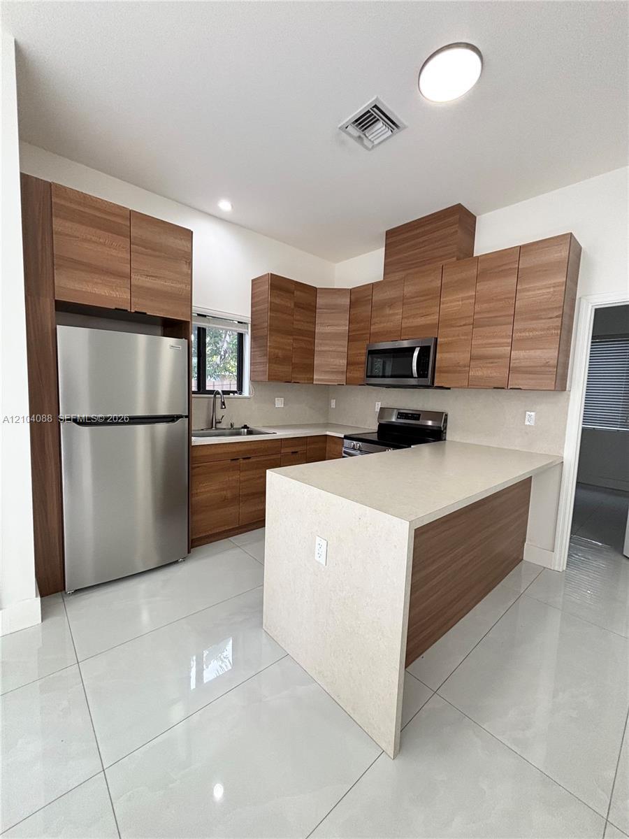 5737 Cleveland St # 1, Hollywood FL 33021