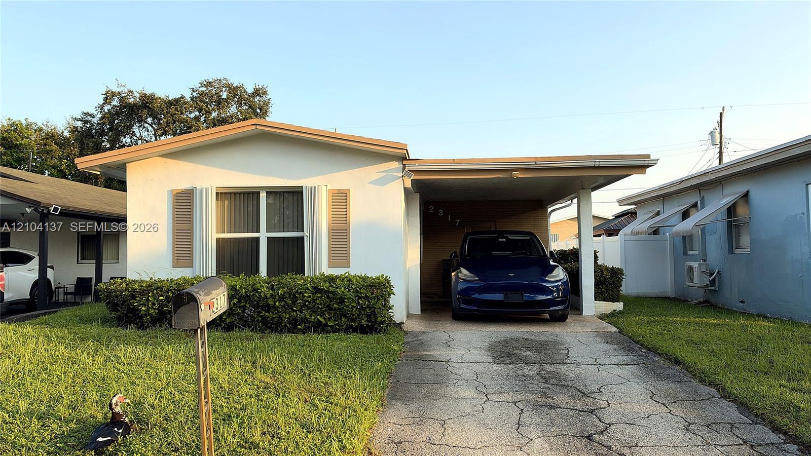 2317 Hope St, Hollywood FL 33020