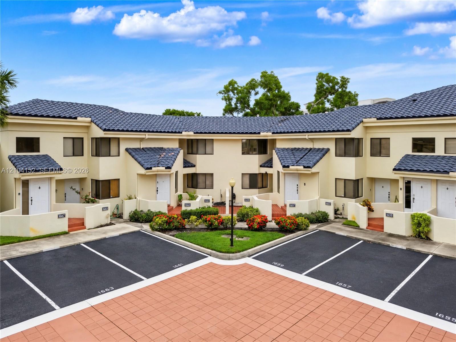 1657 NW 81st Way, Plantation FL 33322
