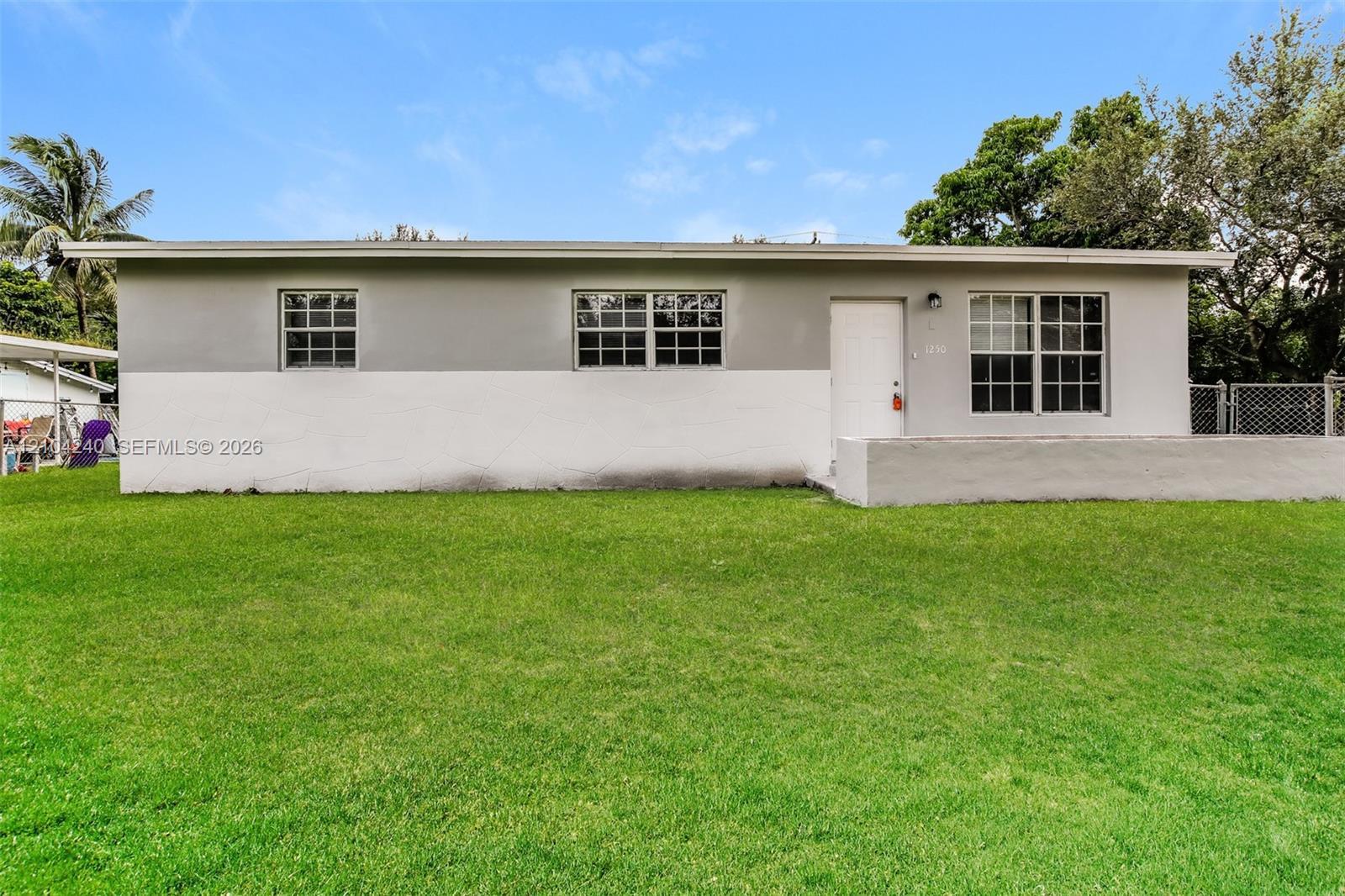 1250 NE 207th Ter, Miami FL 33179
