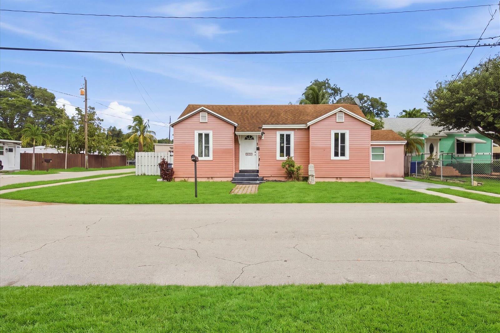 1023 N 25th Avenue, Hollywood FL 33020