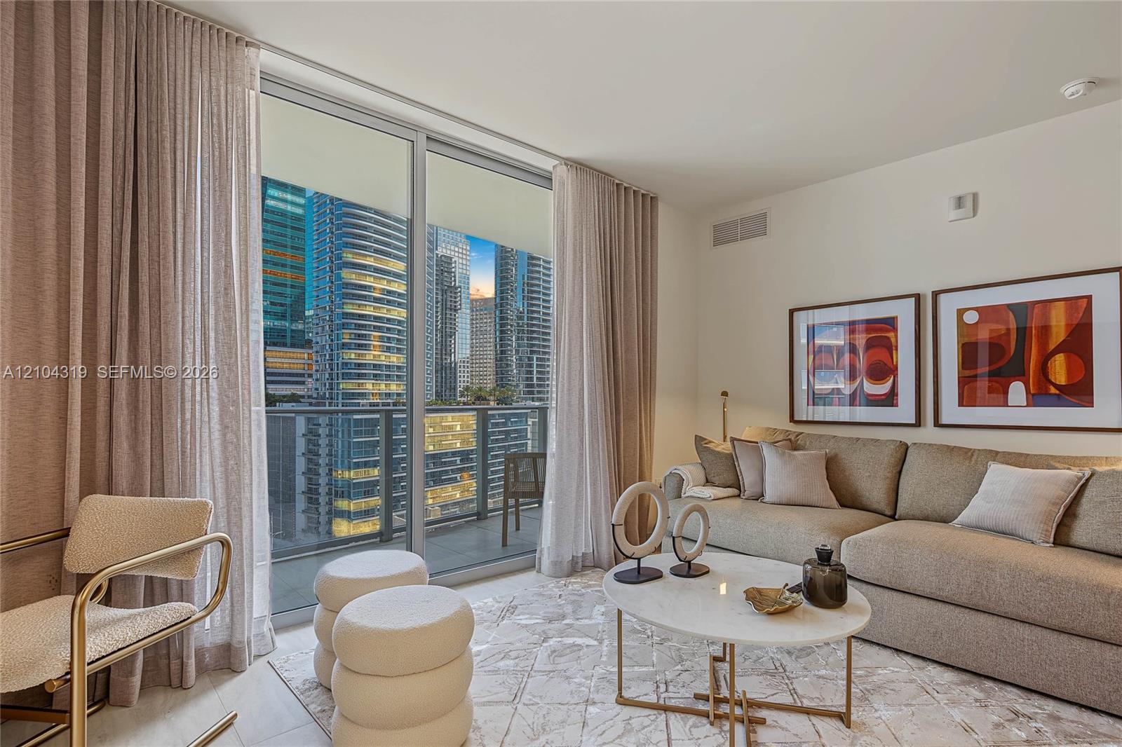 77 SE 5th St # 1801, Miami FL 33131