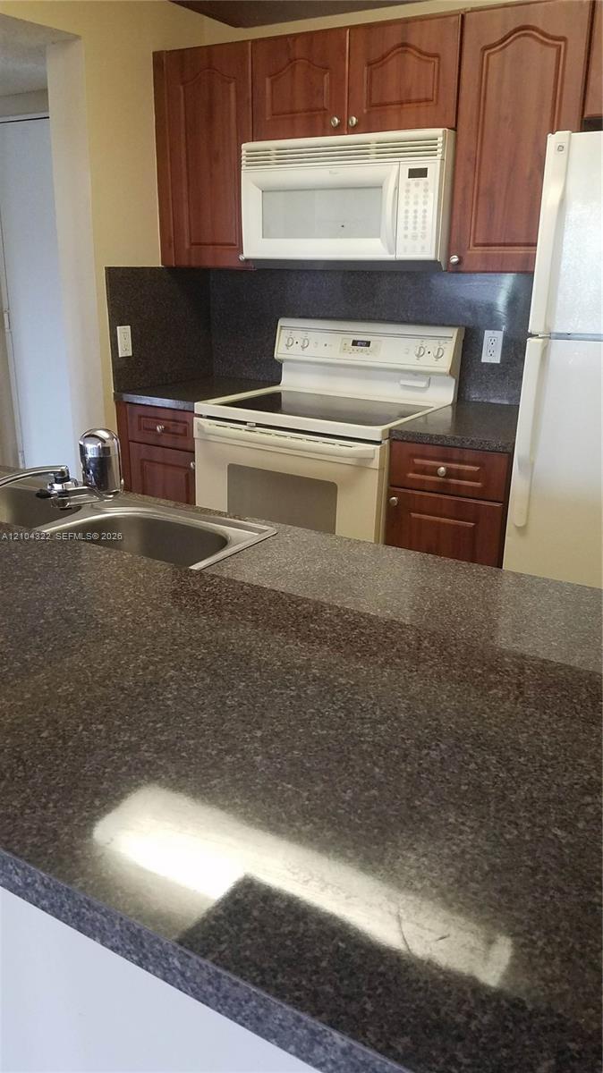 8120 Geneva Ct # 553, Doral FL 33166