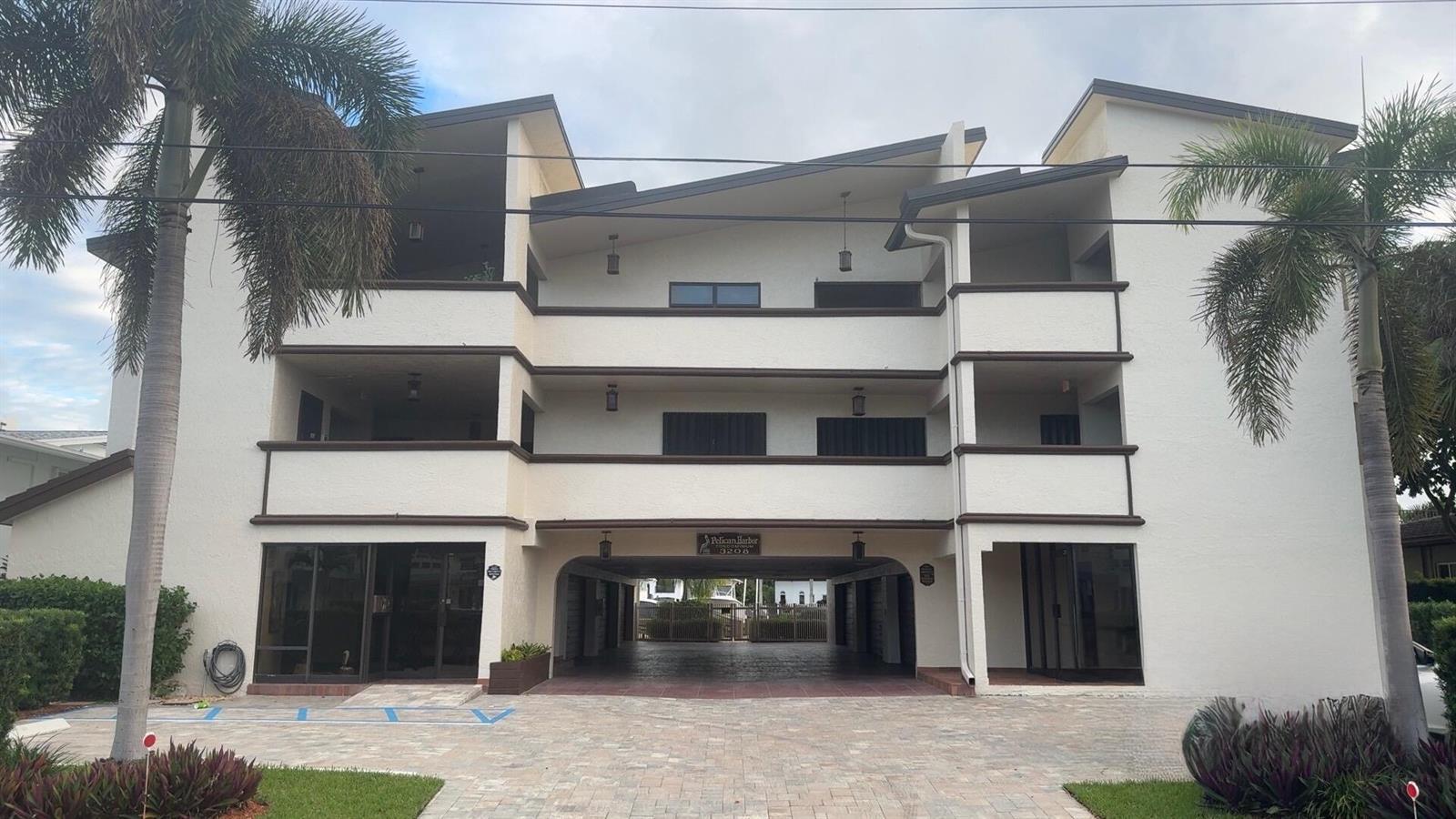 3208 SE 12TH Street # 301, Pompano Beach FL 33062