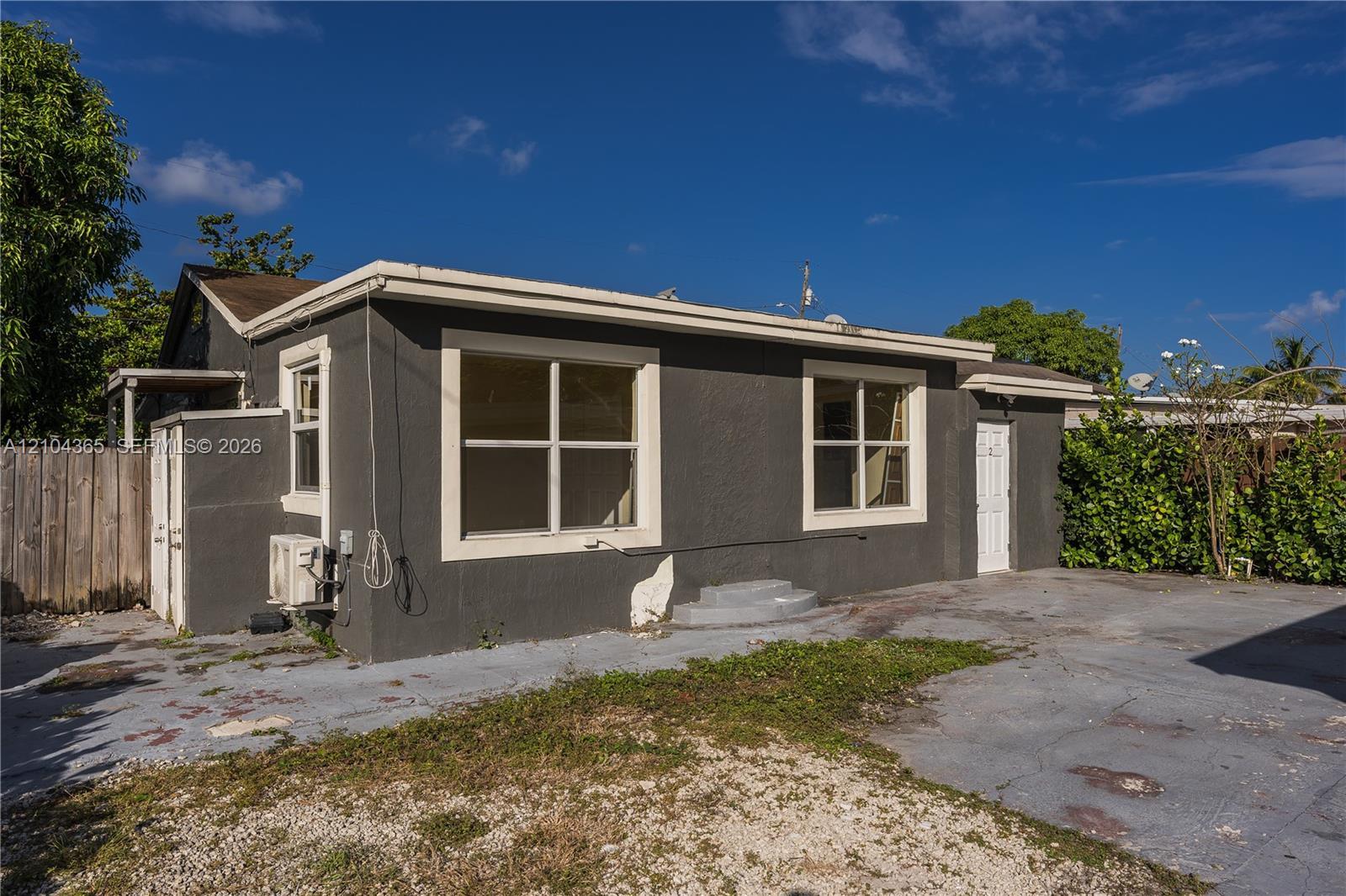2996 NW 93rd St # B, Miami FL 33147