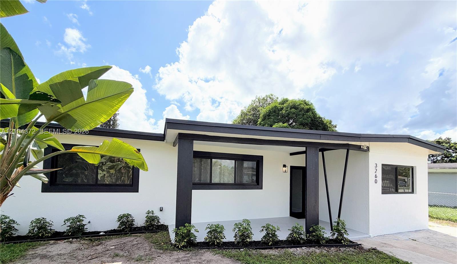 3260 NW 4th St, Lauderhill FL 33311