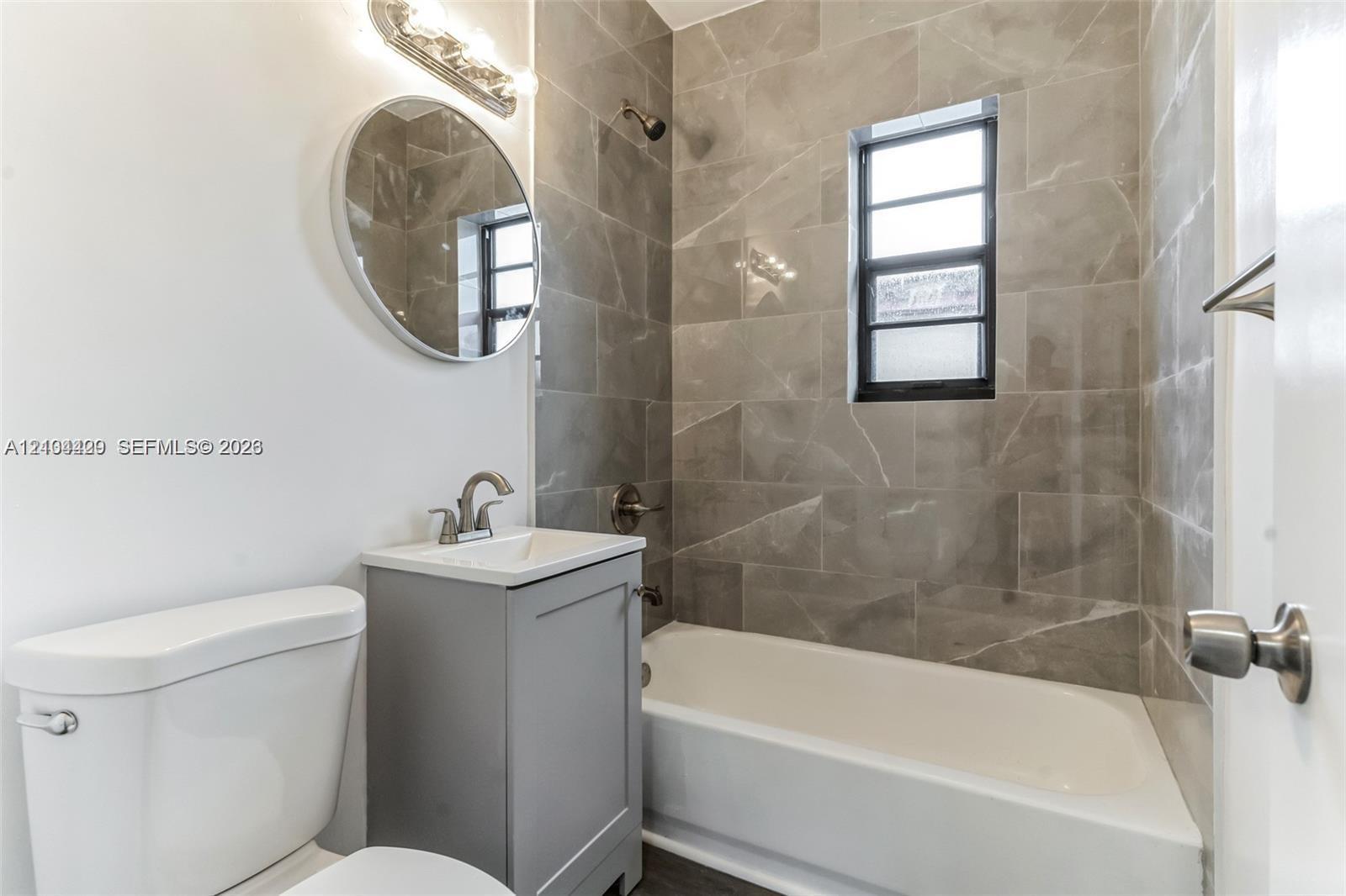 1071 NW 34th St # 1075, Miami FL 33127
