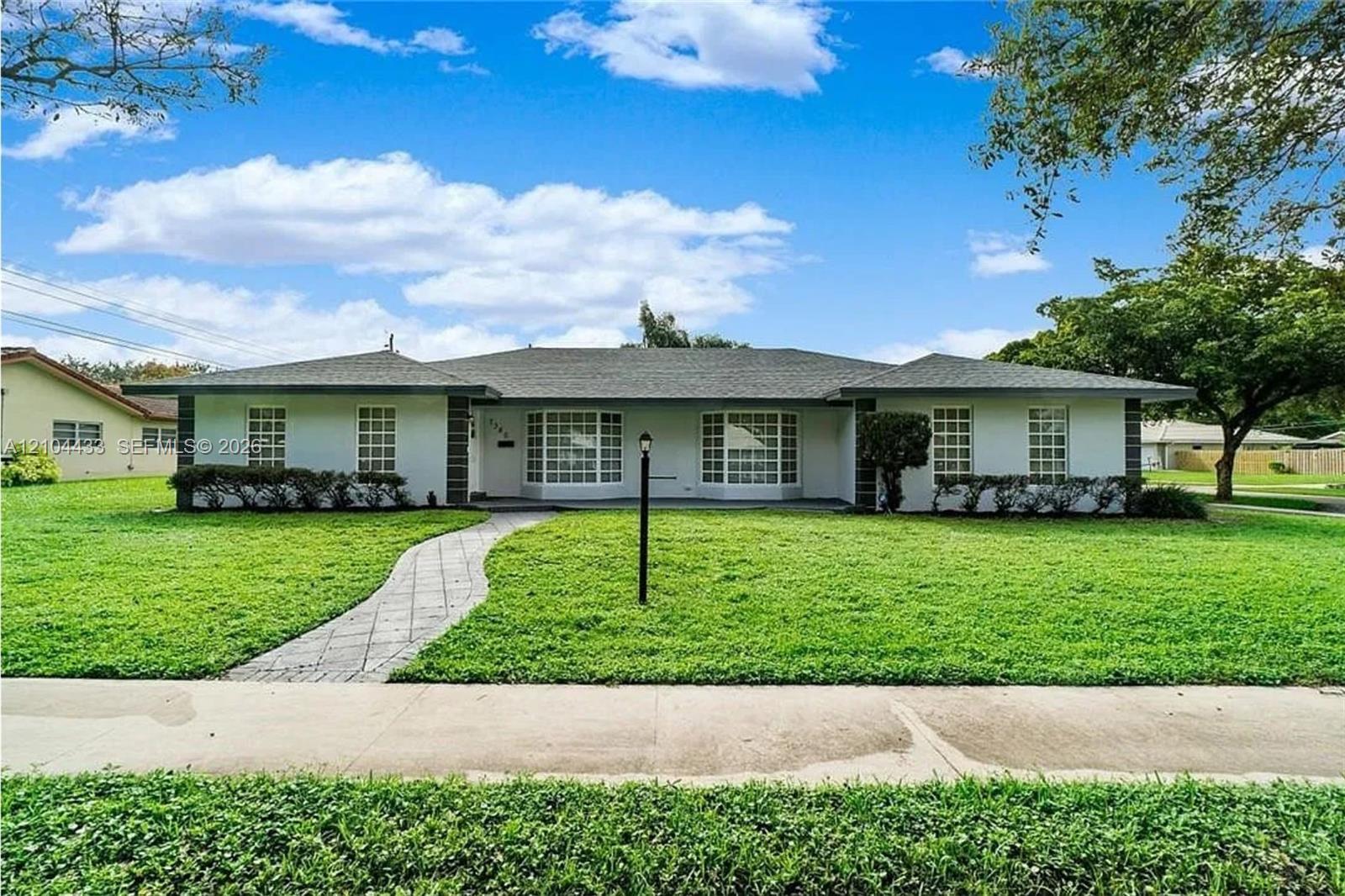 7380 NW 9th St, Plantation FL 33317