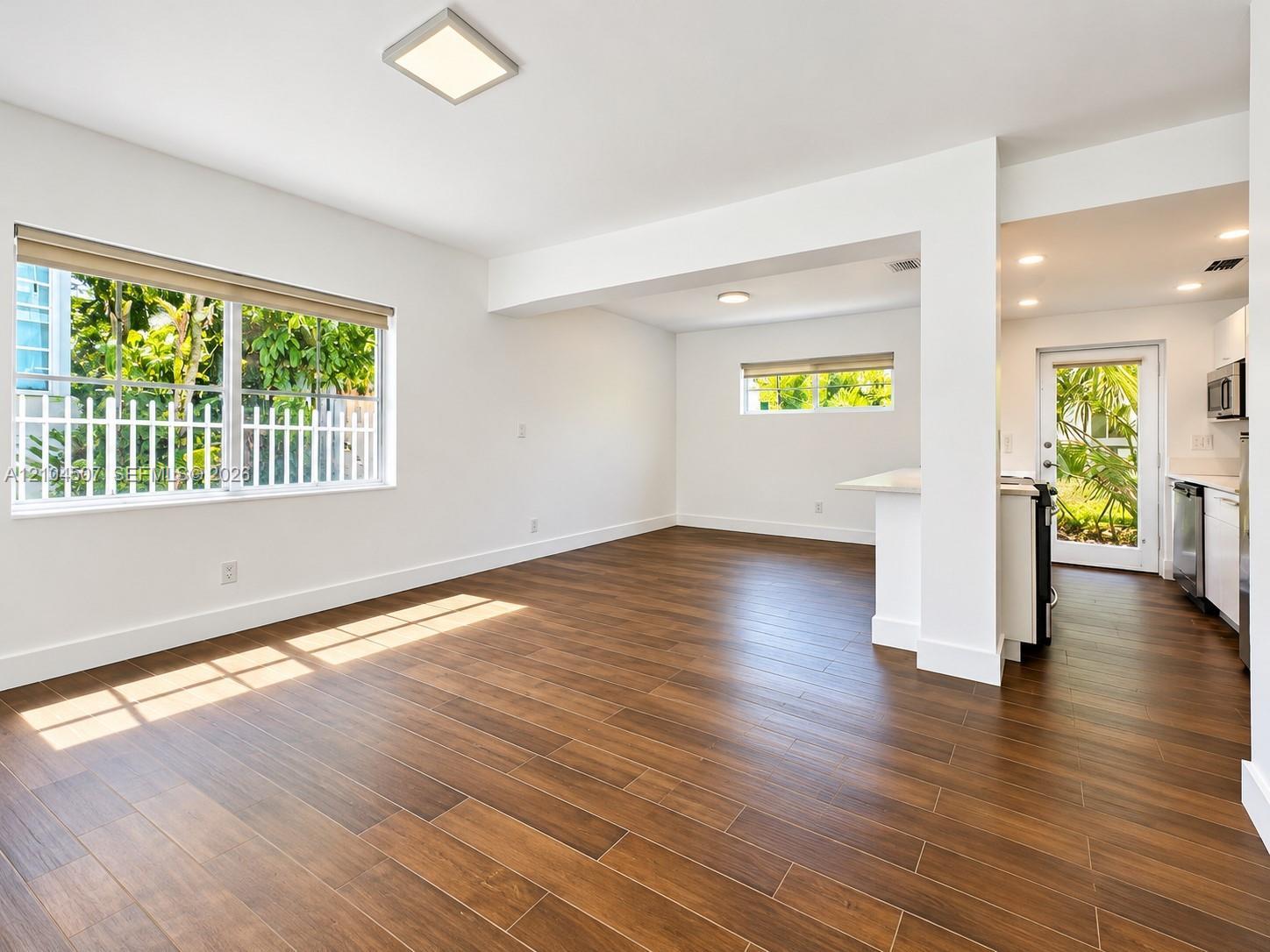 1001 Bay Dr # 945, Miami Beach FL 33141