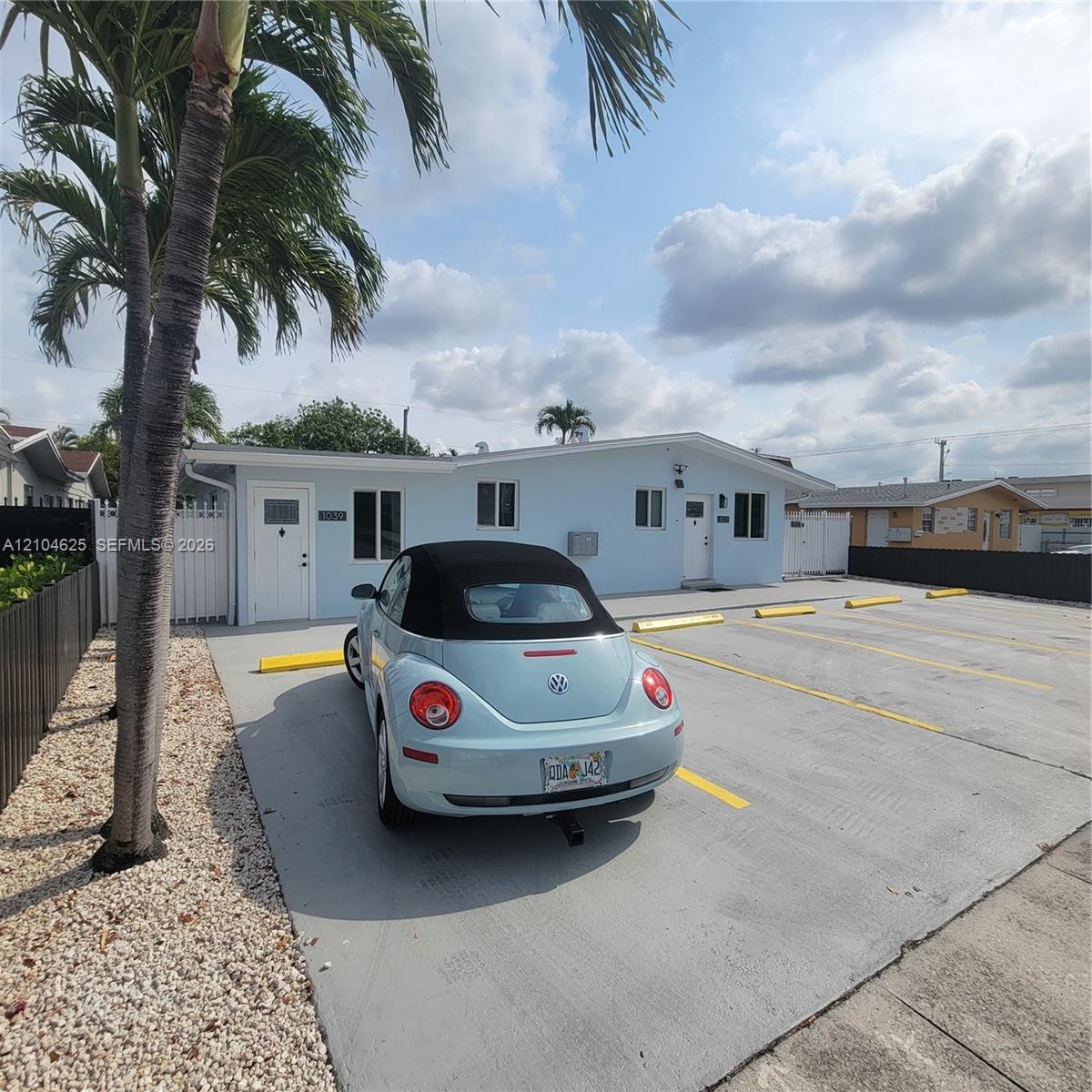 1039 W 23rd St, Hialeah FL 33010