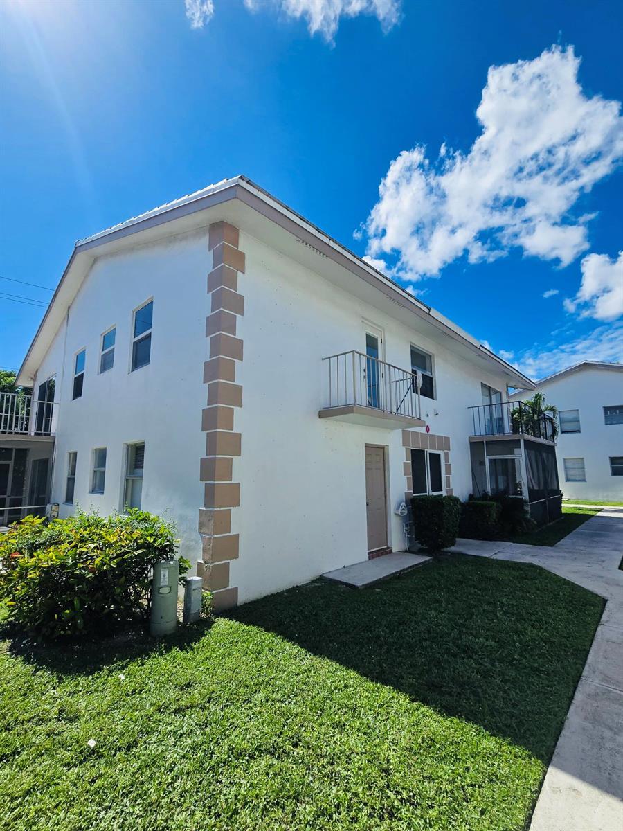 104 SE 10TH Street # 101, Deerfield Beach FL 33441