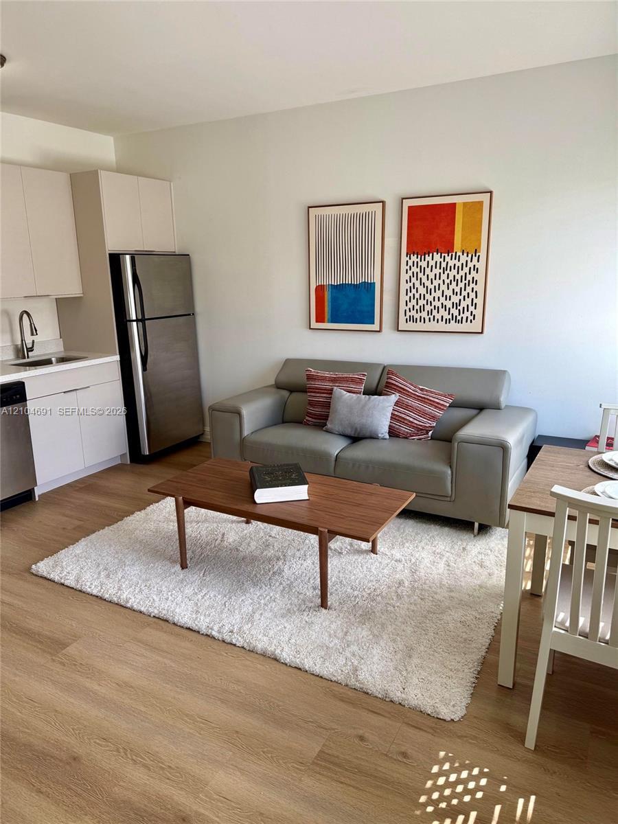 611 11th St # 105, Miami Beach FL 33139