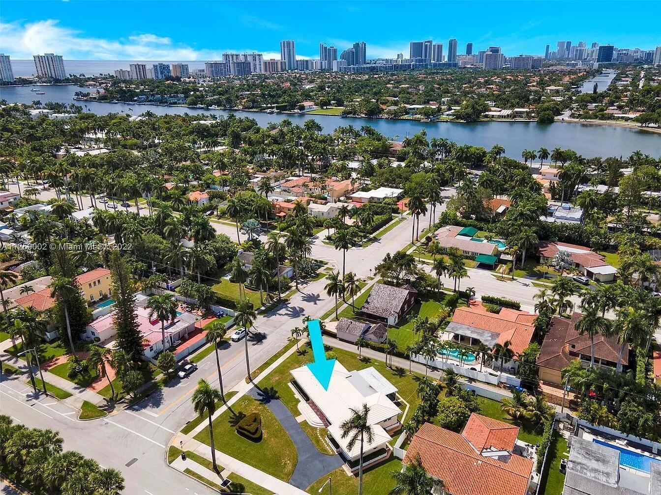1200 HOLLYWOOD Boulevard, Hollywood FL 33019