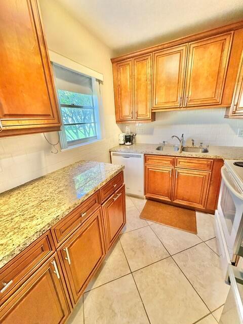 49 Norwich C, West Palm Beach FL 33417