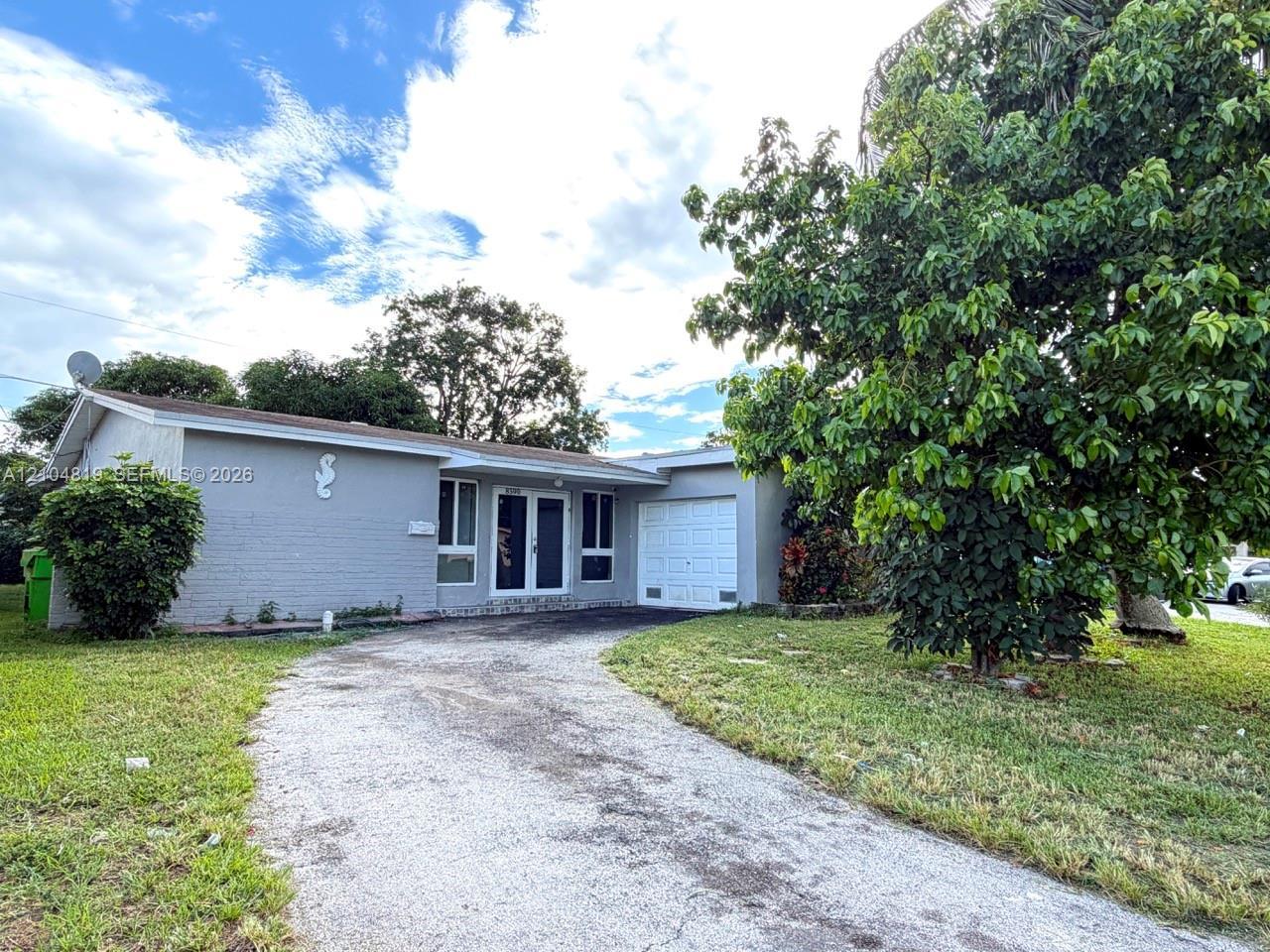 8590 NW 25th Ct, Sunrise FL 33322