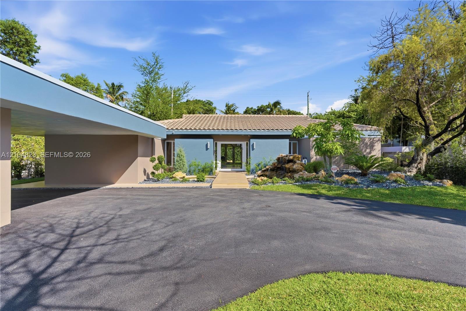 291 E Shore Dr E, Miami FL 33133