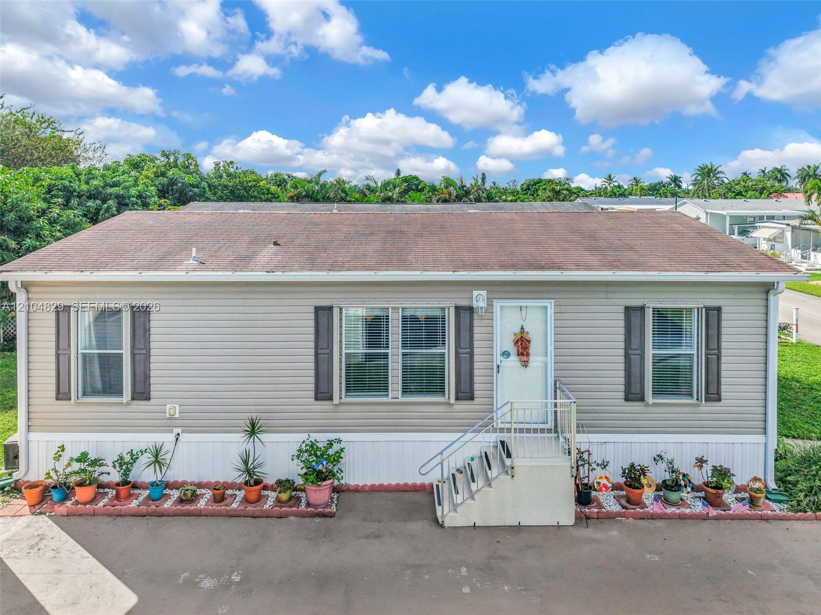1880 SW 83rd Ter, Davie FL 33324