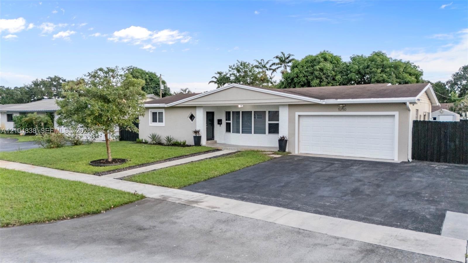 5250 SW 4th Ct, Plantation FL 33317
