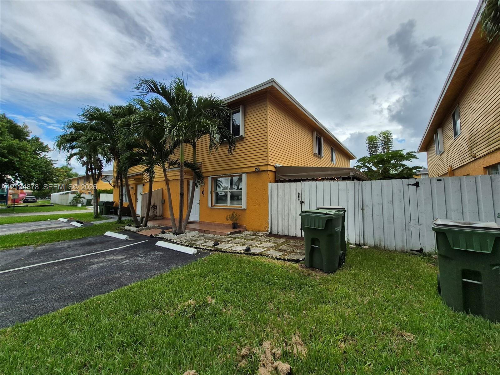 203 NE 12th Ave # 203, Homestead FL 33030