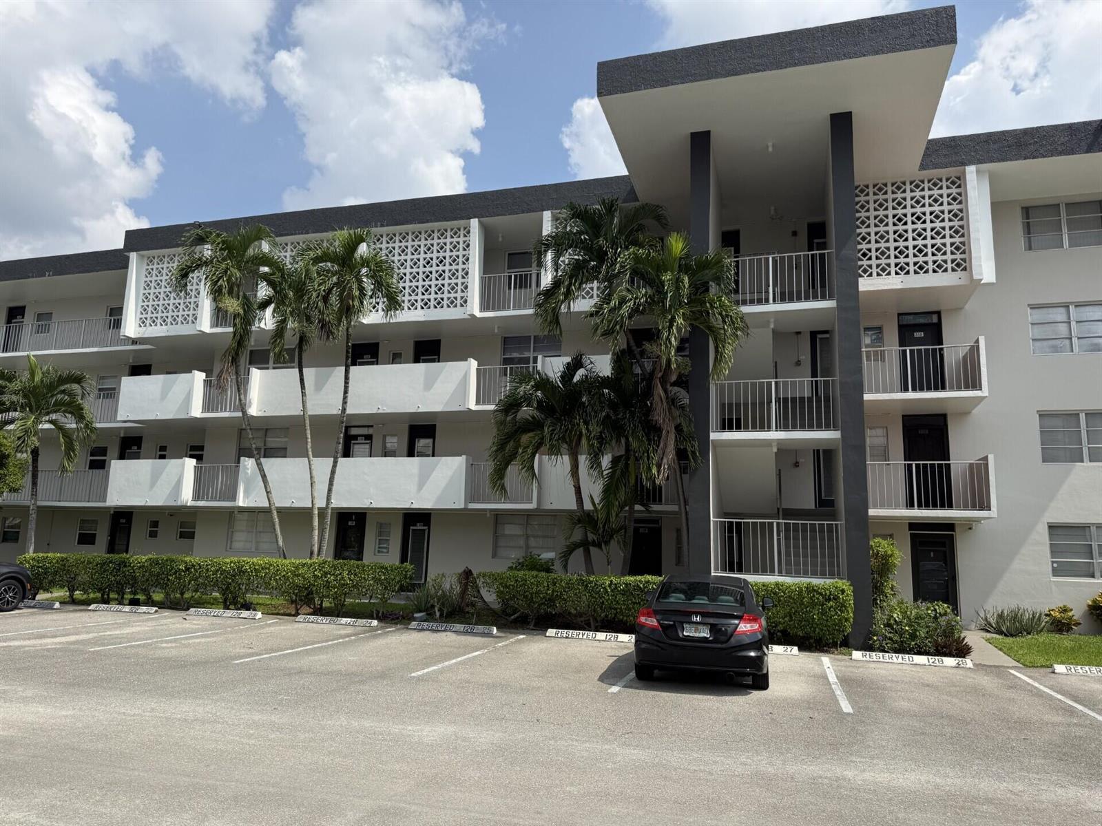 2991 NW 46TH Avenue # 207, Lauderdale Lakes FL 33313