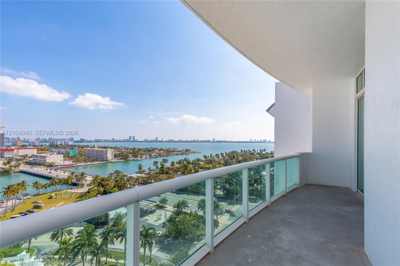 7900 Harbor Island Dr, North Bay Village FL 33141