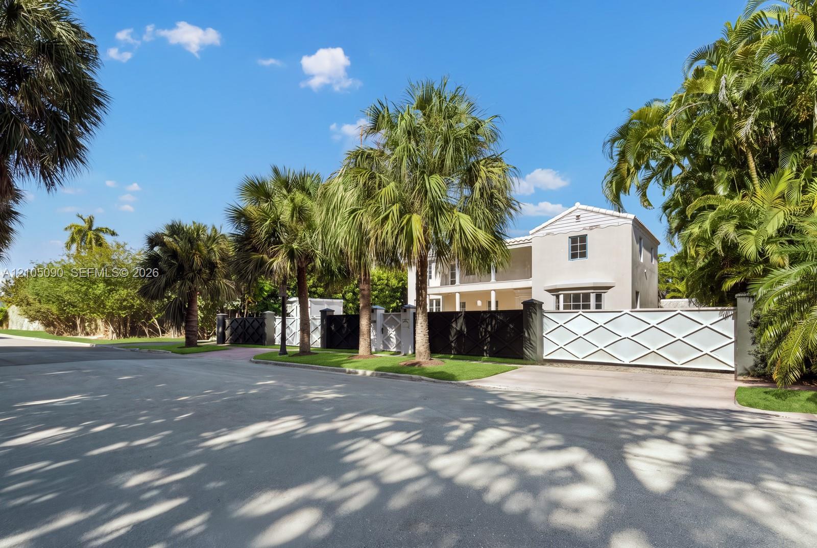 2534 Flamingo Dr, Miami Beach FL 33140