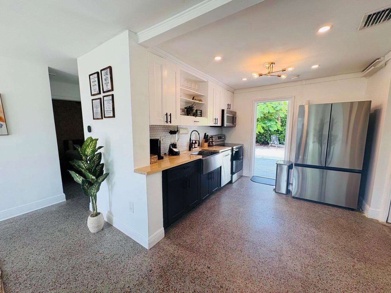 2711 NE 11TH Terrace, Pompano Beach FL 33064