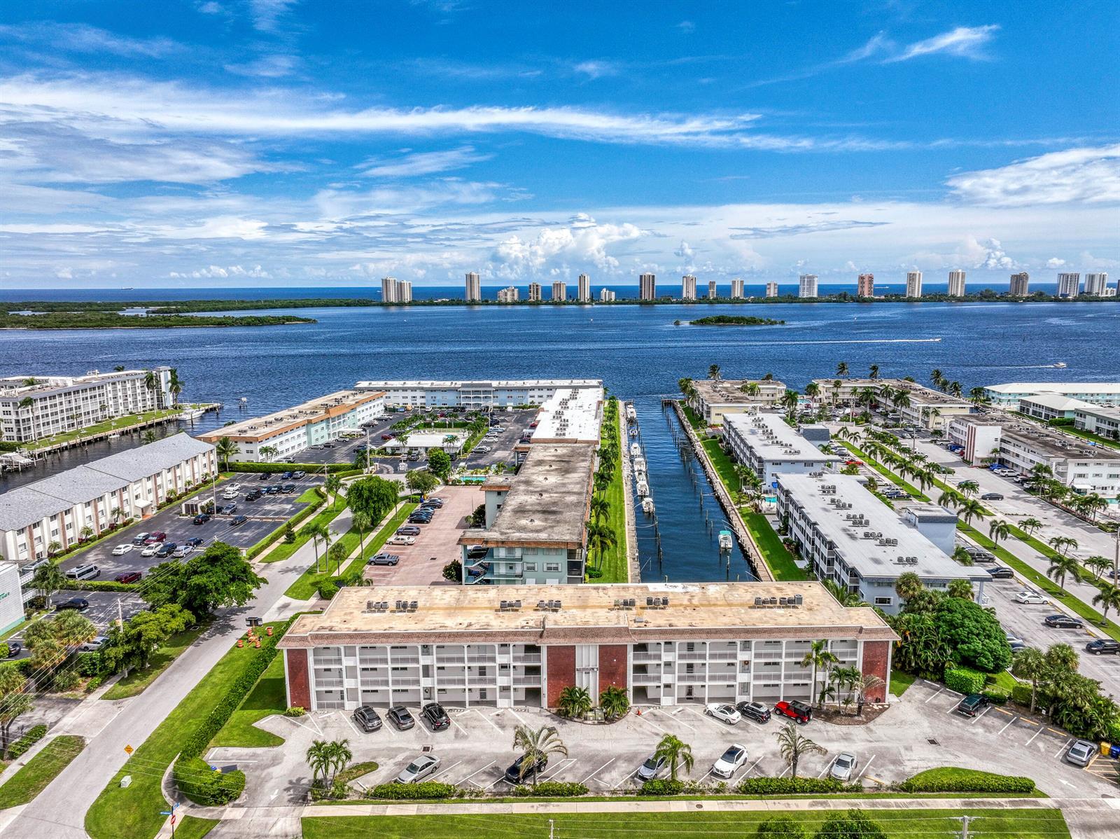 236 Castlewood Drive # 205, North Palm Beach FL 33408