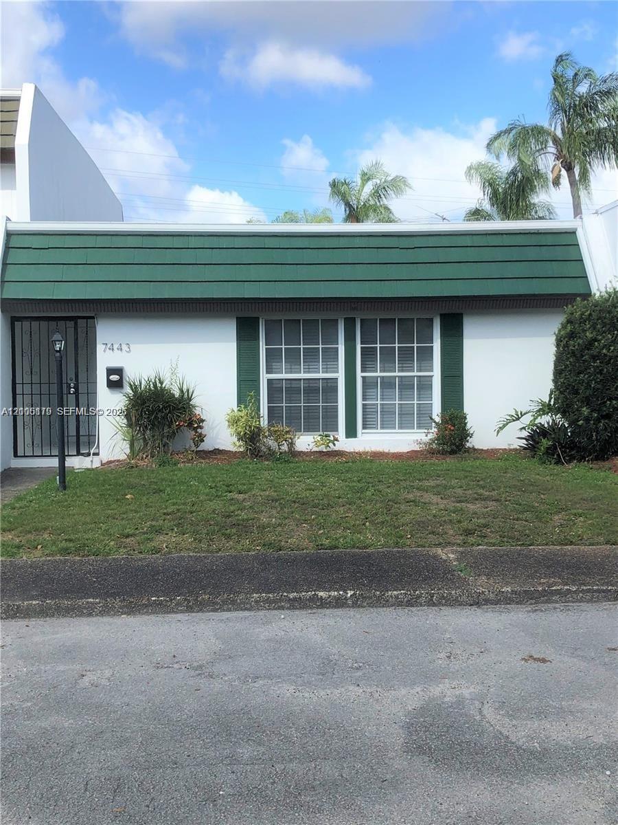 7443 Twin Sabal Dr, Miami Lakes FL 33014