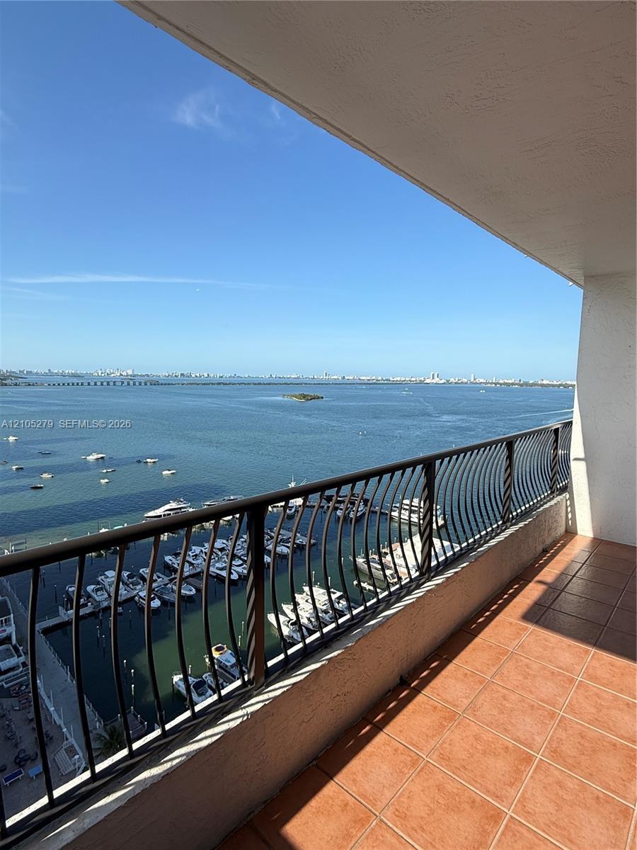 555 NE 15th # 25D, Miami FL 33132