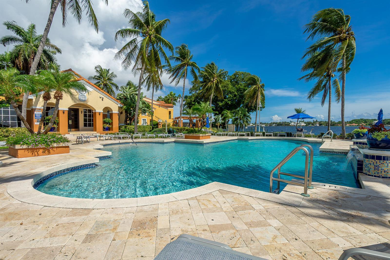 145 YACHT CLUB Way # 109, Hypoluxo FL 33462