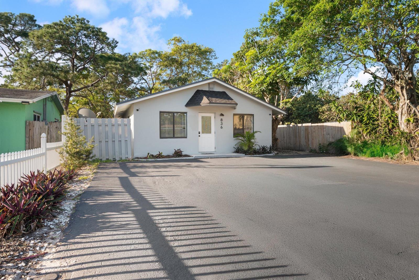 836 SW 13TH Court, Pompano Beach FL 33060