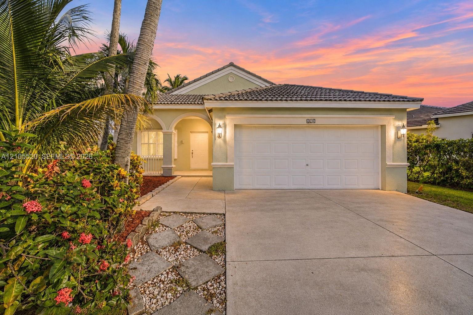 649 Willow Bend Rd, Weston FL 33327