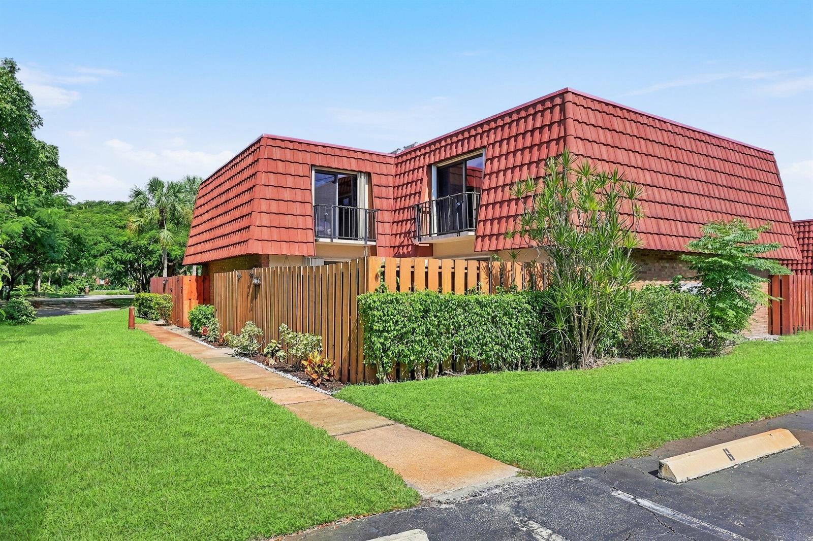 3105 Spanish Wells Drive # B, Delray Beach FL 33445