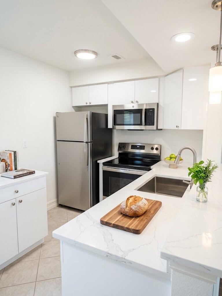 2713 NE 33rd Avenue # 2, Fort Lauderdale FL 33308
