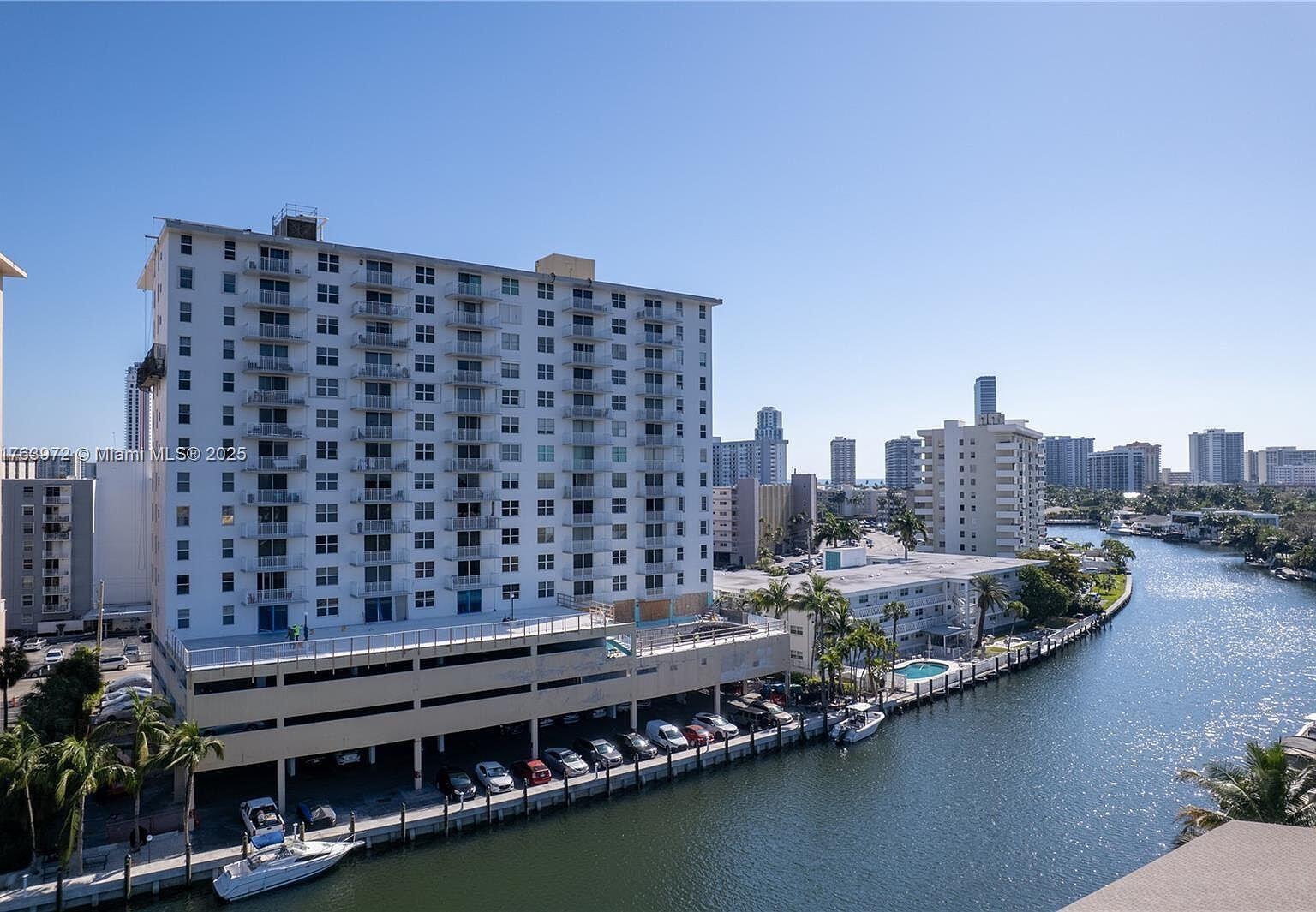 427 GOLDEN ISLES # 9G, Hallandale Beach FL 33009