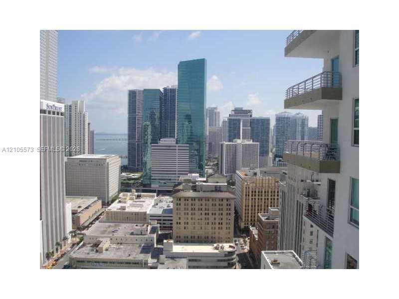 133 2 AV # 2908, Miami FL 33132