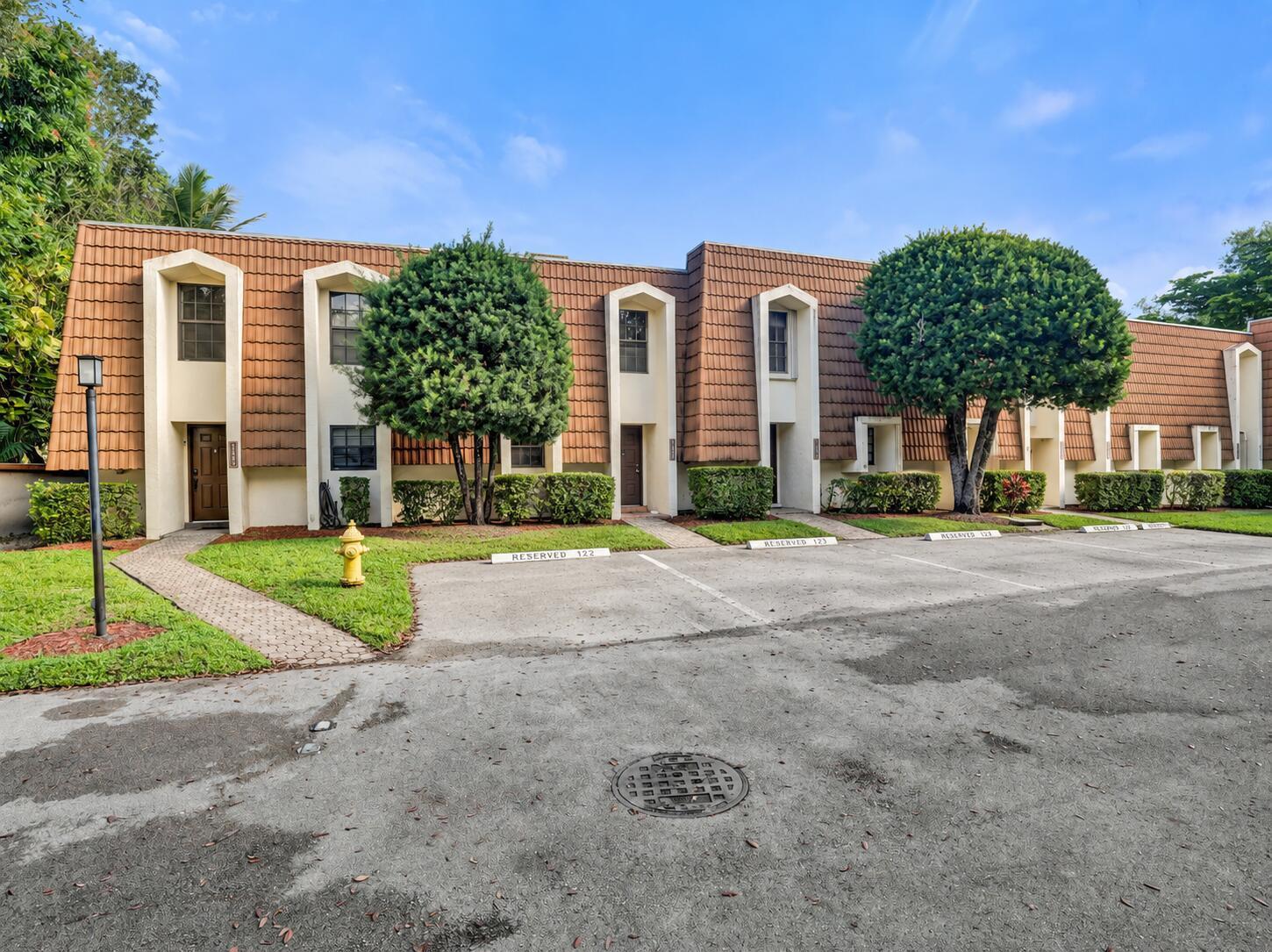 11575 NW 2ND, Plantation FL 33325