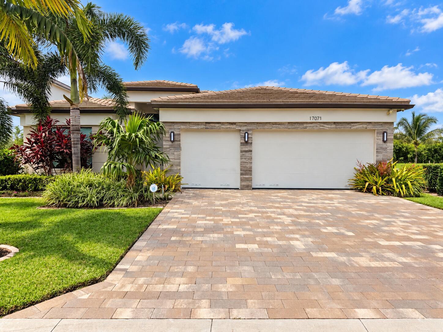 17071 Rainbow Falls Trail, Boca Raton FL 33496