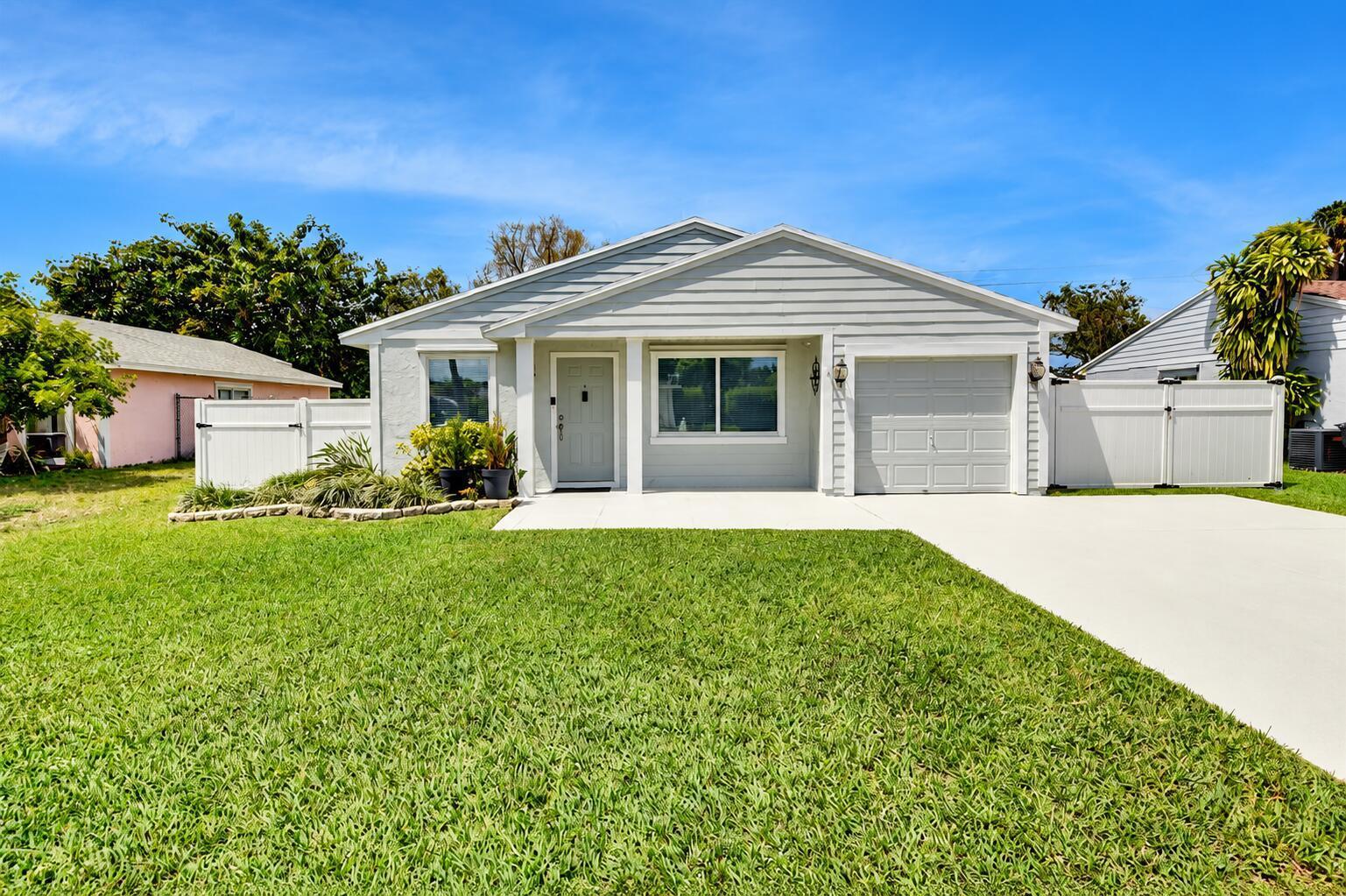 8379 Garden Gate Place, Boca Raton FL 33433
