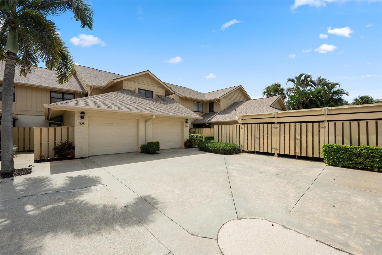 17110 Waterbend Drive # 220, Jupiter FL 33477