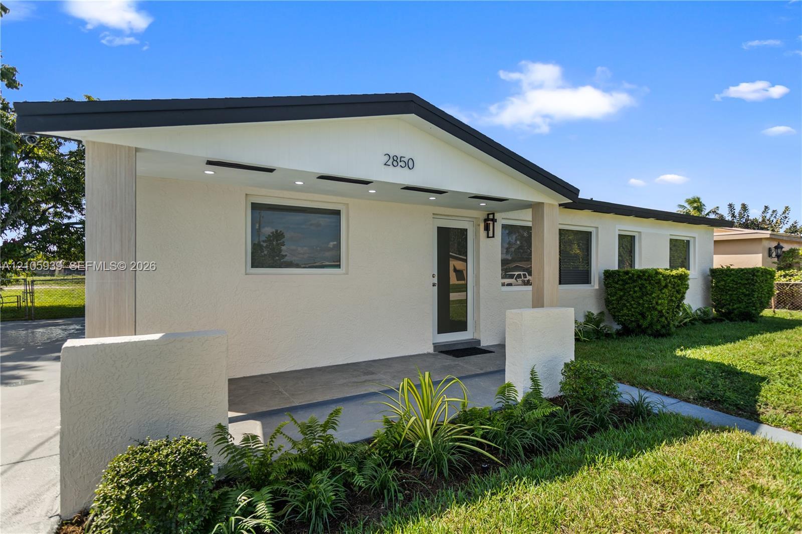 2850 NW 205th St, Miami Gardens FL 33056