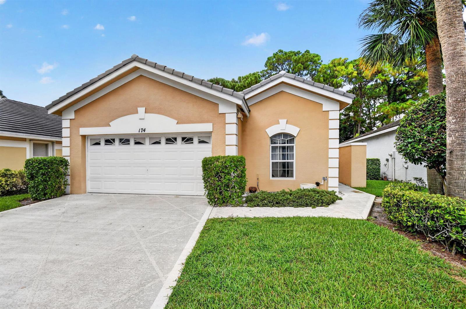 174 HARBOR LAKE Circle, FL 33413