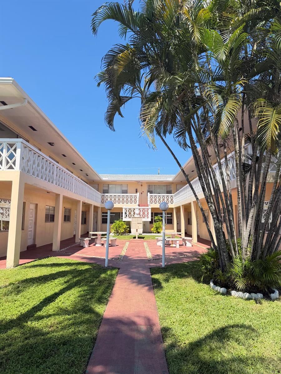 1643 WILEY Street # 4, Hollywood FL 33020