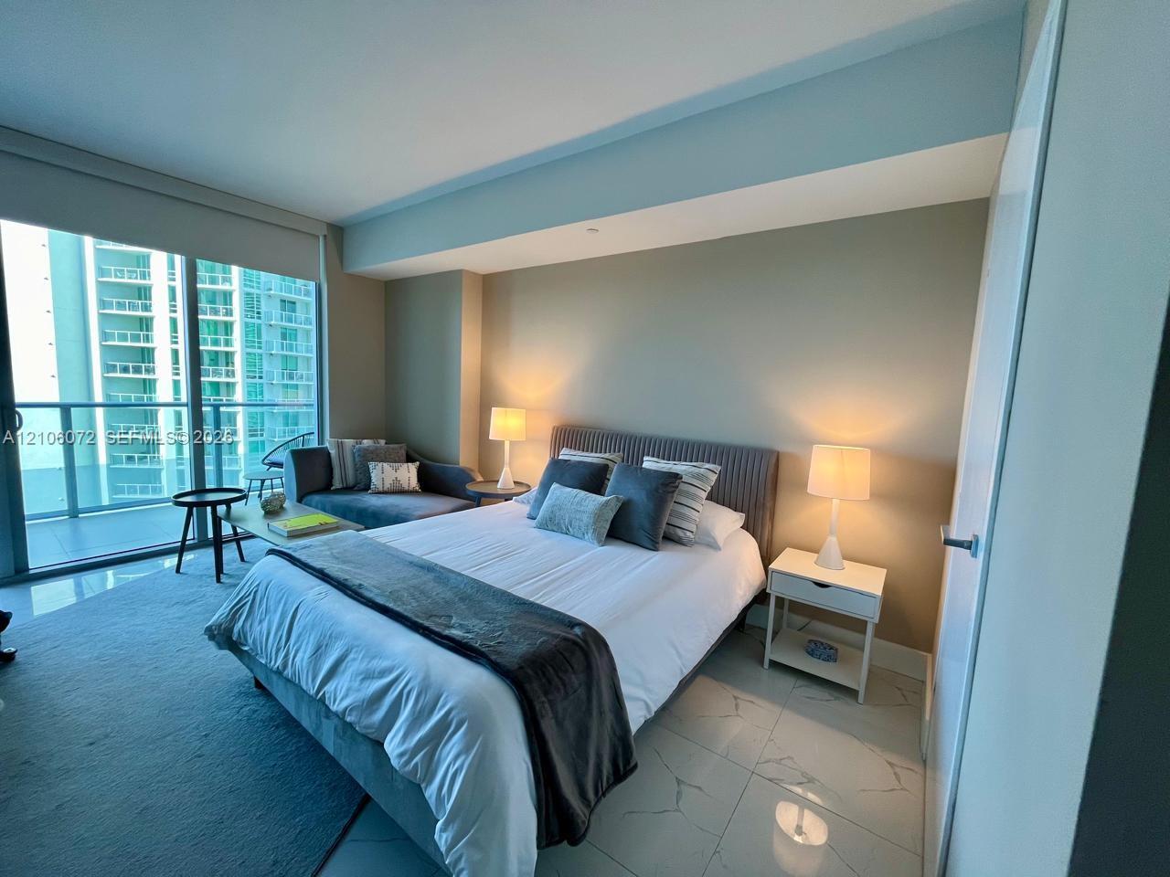 1300 Brickell Bay Dr # 1806, Miami FL 33131