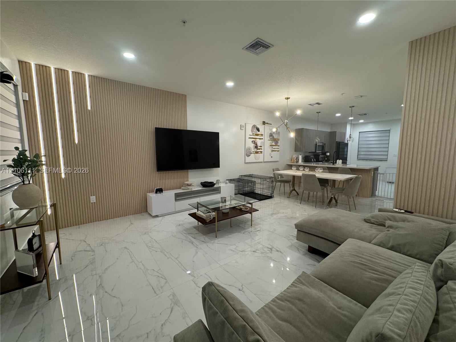 6450 NW 102nd Path # 102, Doral FL 33178