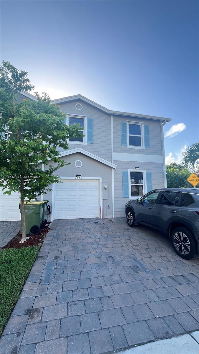 1883 SE 9th Ter, Homestead FL 33034
