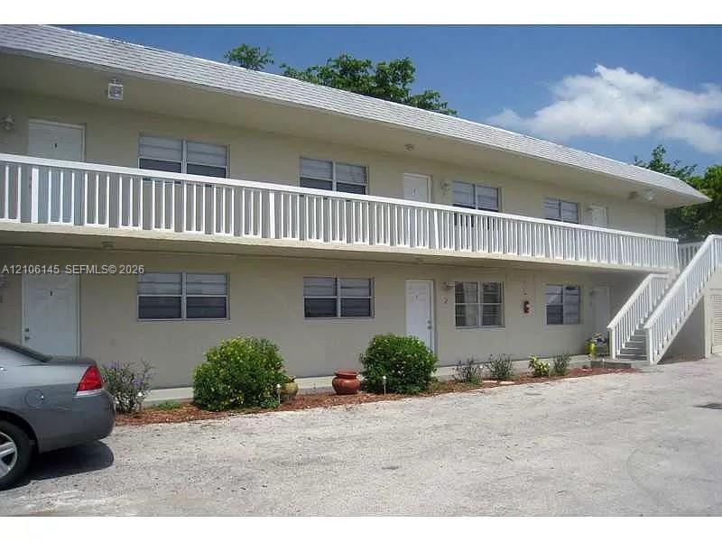 110 SE 7th St # 10, Hallandale Beach FL 33009