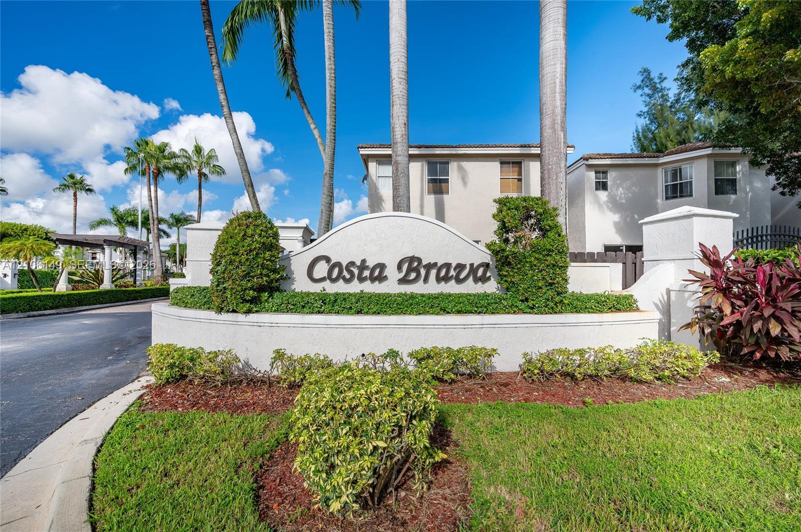 4865 NW 108th Path, Doral FL 33178