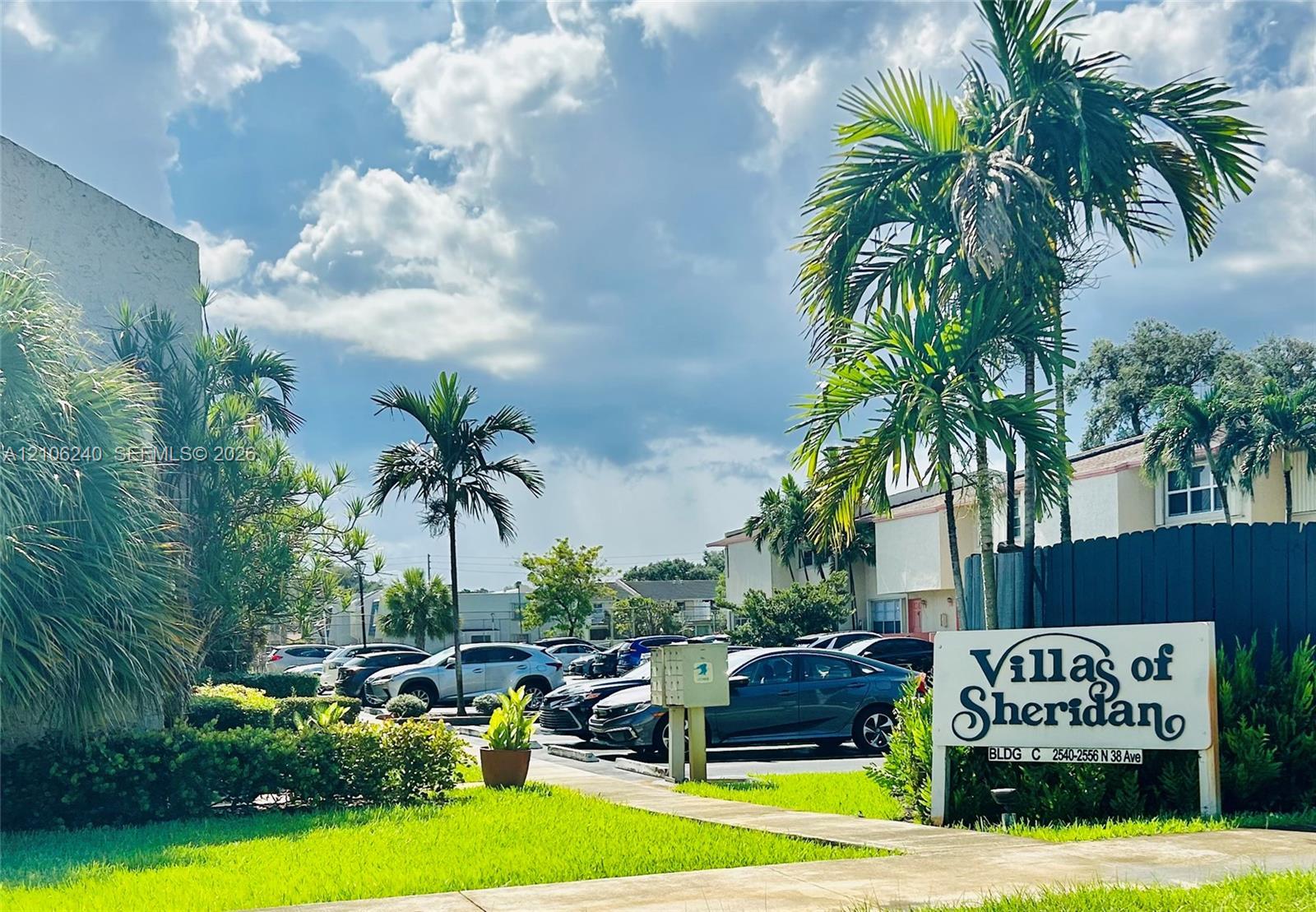 2554 N 38th Ave, Hollywood FL 33021